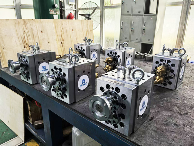 melt transport booster pump