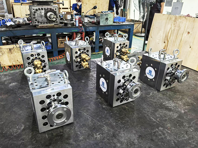 melt pump for extruder