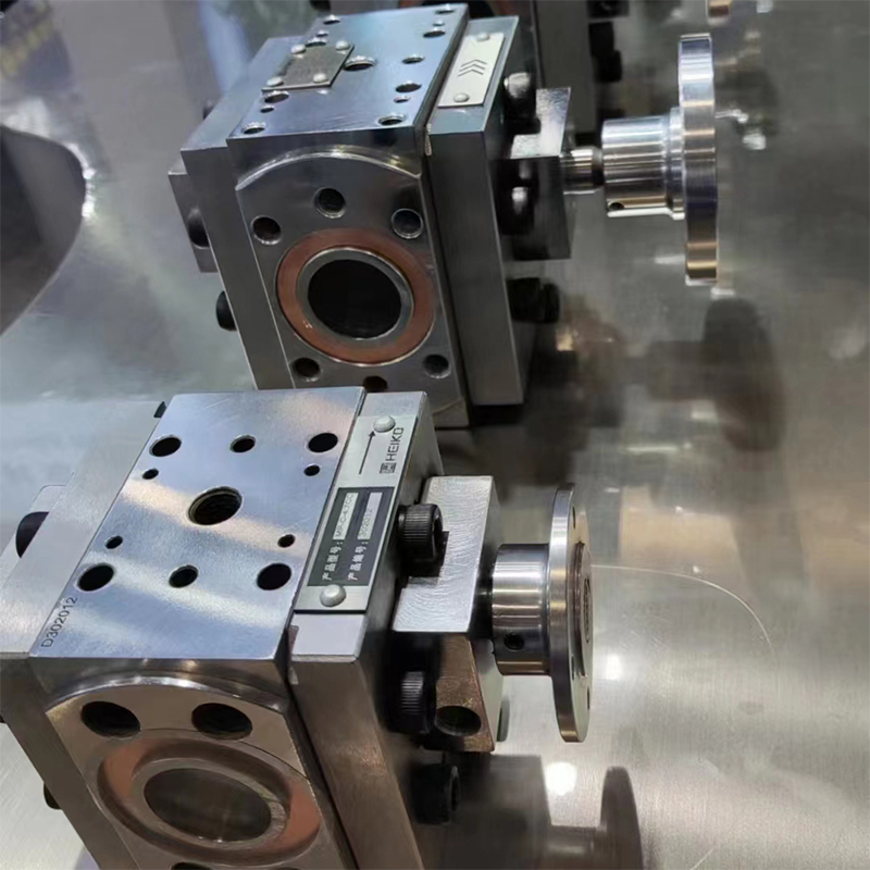 melt pump for extruder